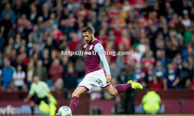 阿斯顿维拉夺得胜利，展现实力