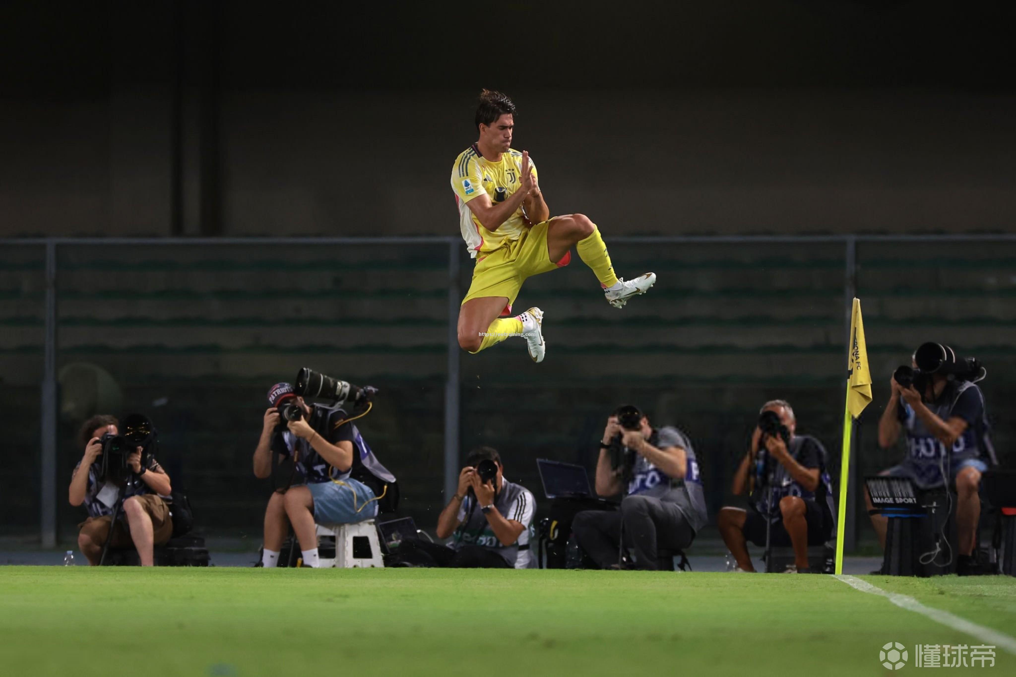 意甲赛季火爆开战，各队表现亮眼