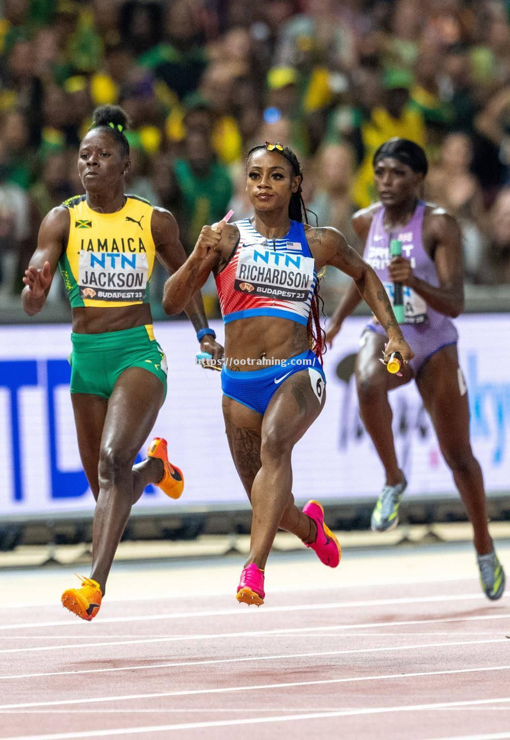 美国田径队员表现出色，实现三连冠壮举