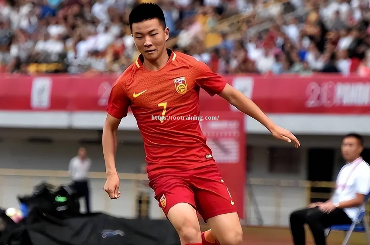 场上转会市场火爆，球员转会风波