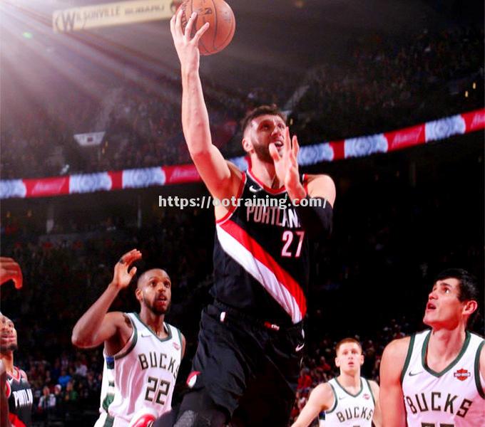 球场上的对决!西部挑战东部,胜者笑到最后 球场上的对决!西部挑战东部,胜者笑到最后