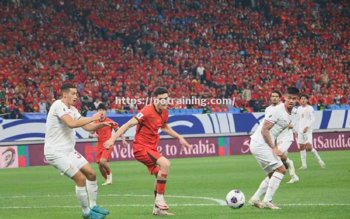 国内足球强队在亚洲比赛中取得历史性胜利 国内足球强队在亚洲比赛中取得历史性胜利