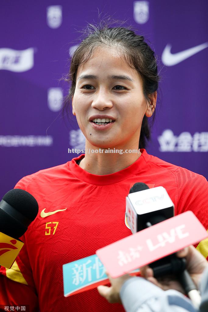 加拿大女足力抗压力，奋发有余