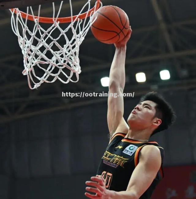 江苏男篮以高水平表现取得季后赛胜利 江苏男篮以高水平表现取得季后赛胜利