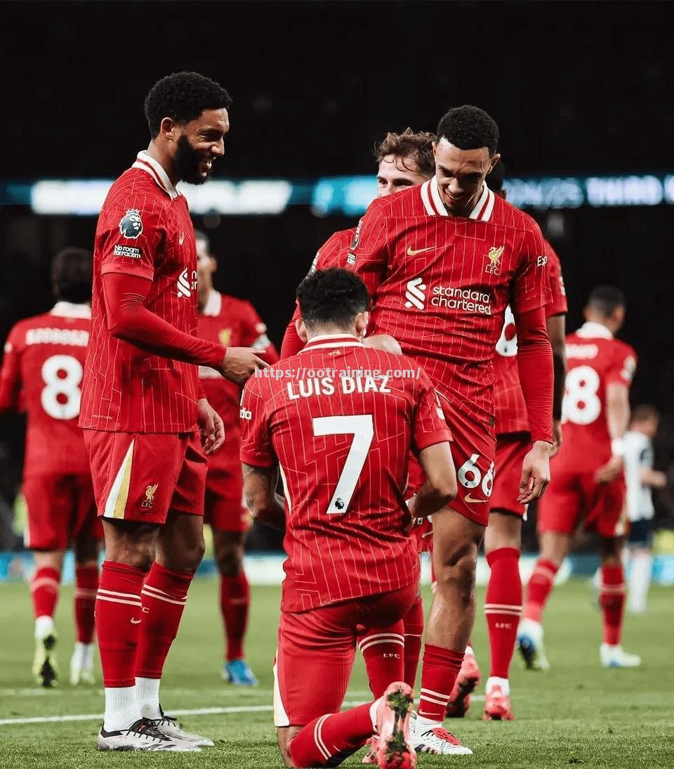 利物浦主场擒下曼联,赢得英超争霸 利物浦主场擒下曼联,赢得英超争霸