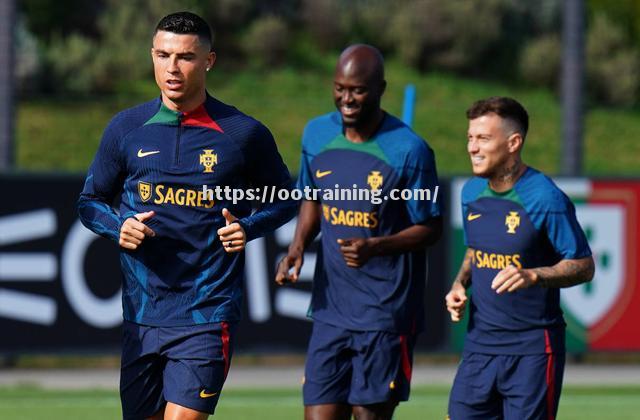 豪门球队实力强劲，轻松取胜