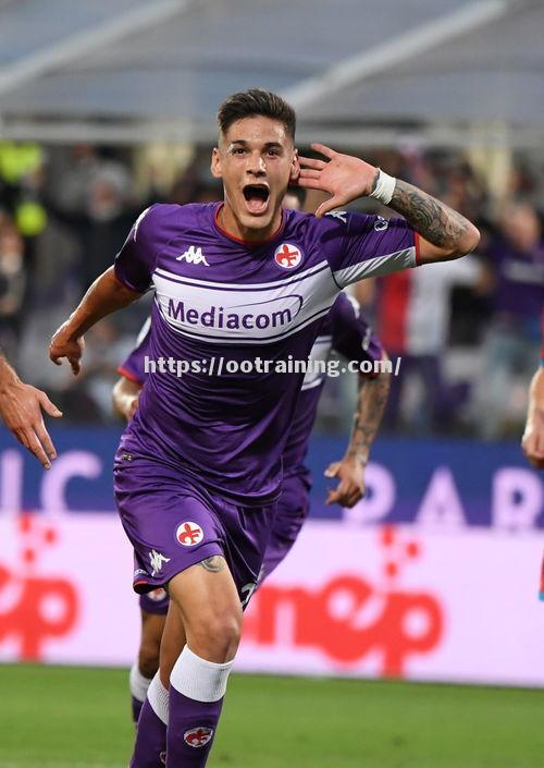 那不勒斯赢球千里:客场横扫佛罗伦萨 那不勒斯赢球千里:客场横扫佛罗伦萨