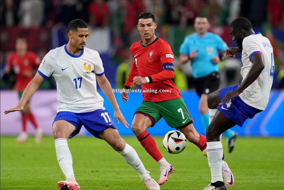 夺冠之路!法国足球联赛各队角逐激烈 夺冠之路!法国足球联赛各队角逐激烈