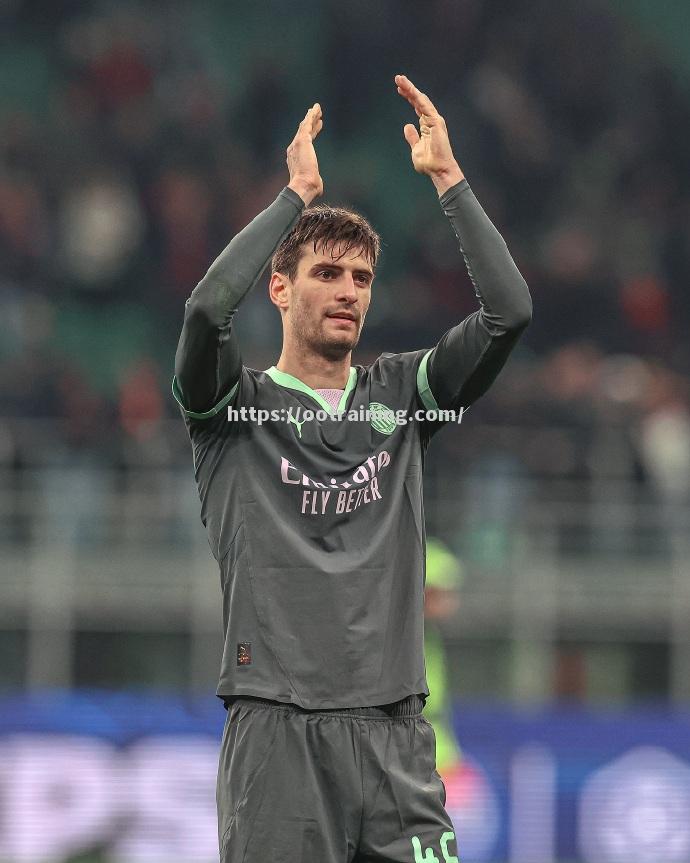 哈特福德竞技签下前AC米兰球员