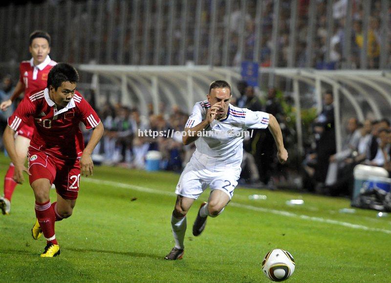 精彩不断：亚洲足球赛场上的精彩瞬间